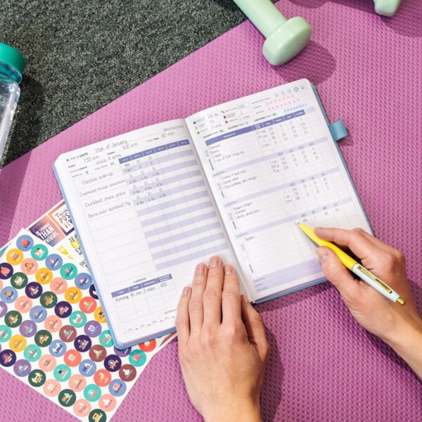Clever Fox Fitness & Food Journal – Nutrition & Workout Planner for Women & Men – Diet & Gym Exercise Log Book with Calendars, Diet & Training Trackers - Undated, A5 Size, Hardcover (Light Blue) - Image 6